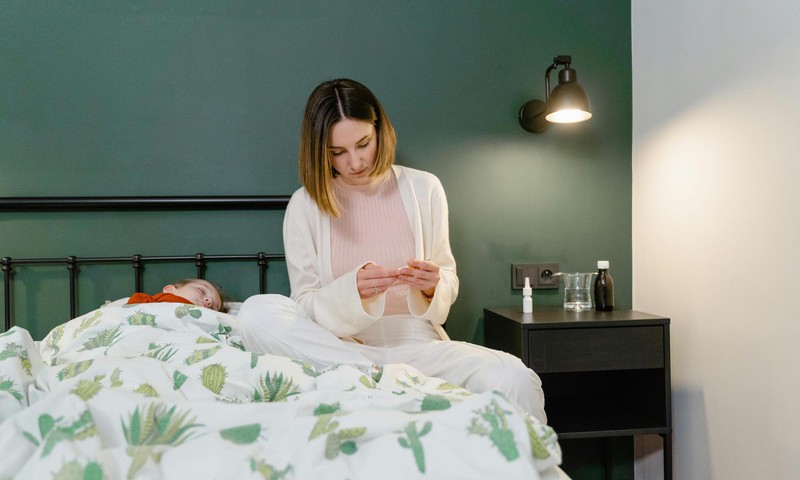 Bērnu slimnīcas ārsti pirms svētkiem atgādina par mājas aptieciņas papildināšanu un vēlamo rīcību, ja bērns saslimis