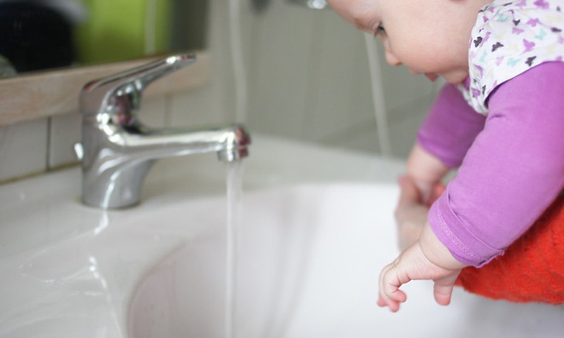 Roku mazgāšana - vienkāršākais veids, kā pasargāt sevi un bērnu no vīrusiem