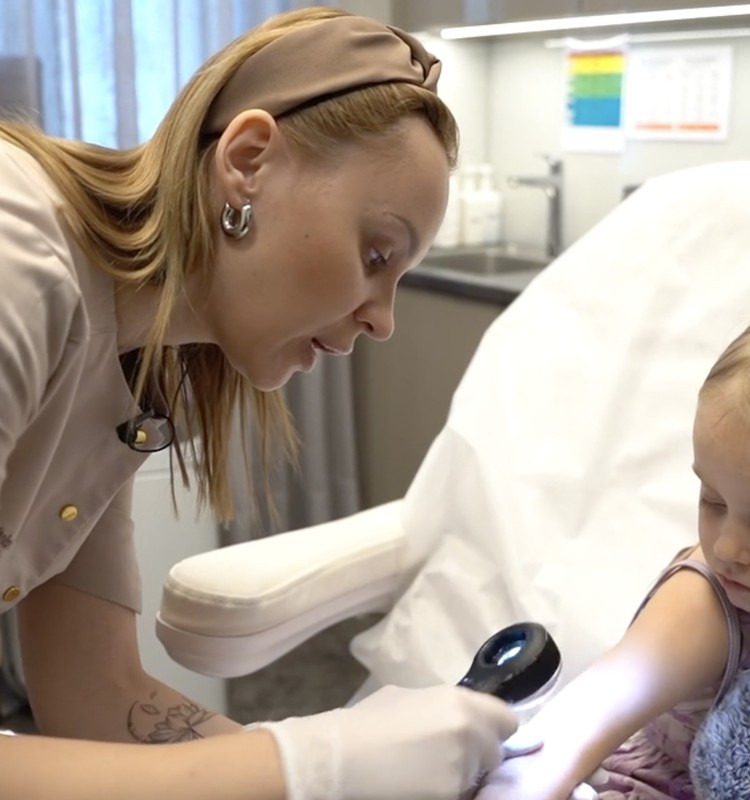 Dermatologs: Dzimumzīmju pārbaude jāveic reizi gadā