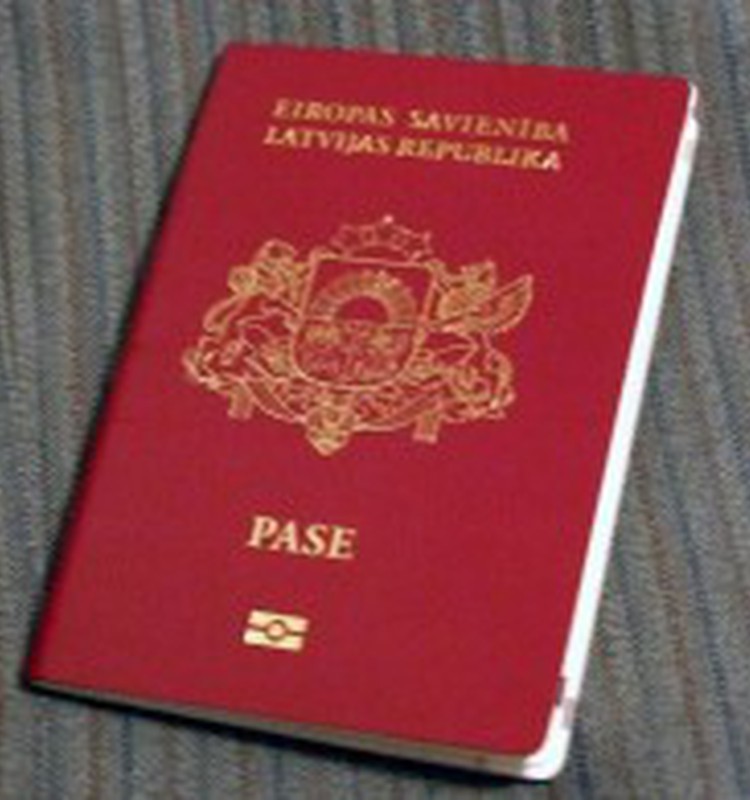 Bērniem robežas šķērsošanai vajadzēs vairāk dokumentu