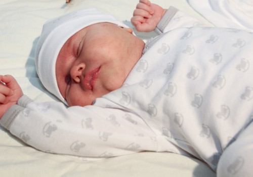 Kas jāzina par mazuļa pirmajām dienām šajā pasaulē