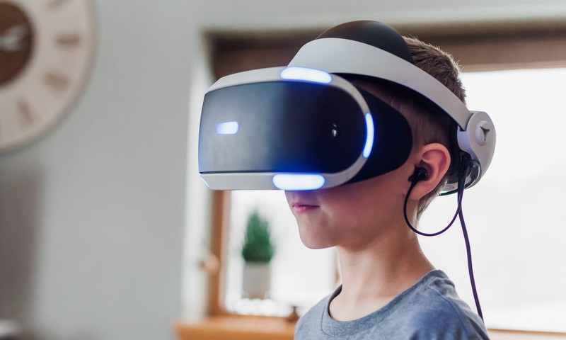 Ko Tev vajadzētu zināt par virtuālo realitāti?