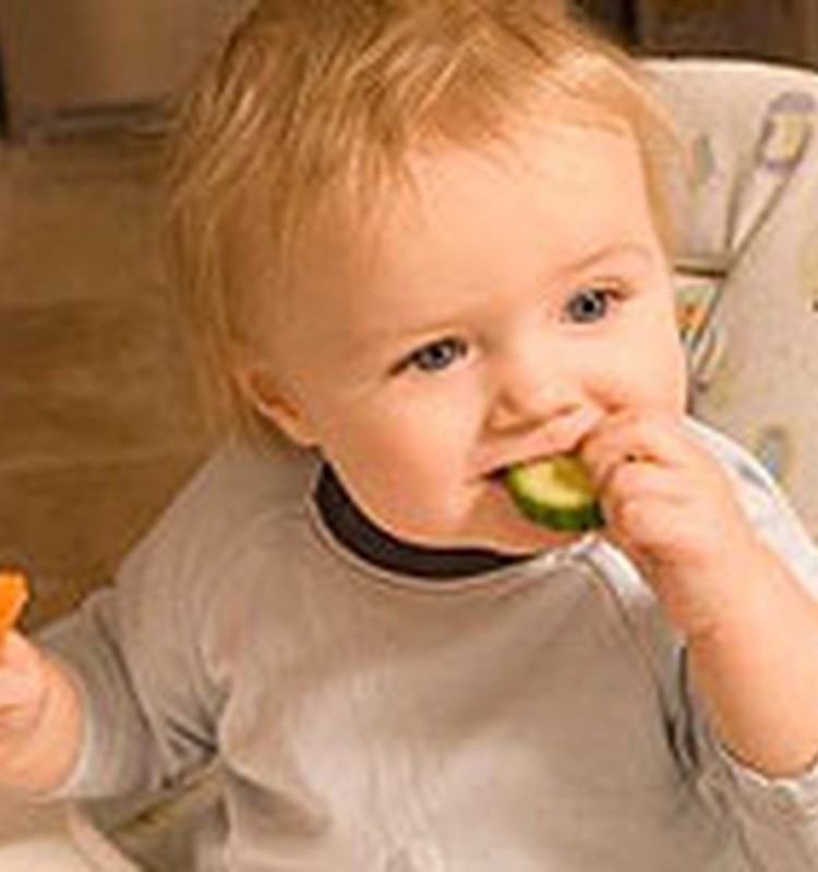 Mazuļa ēdienkarte 9 mēnešus vecam bērnam