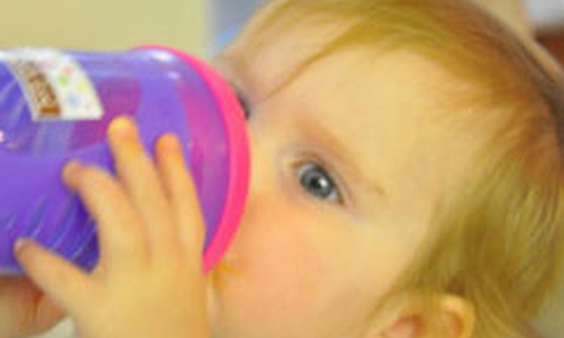 Blogu konkurss: Pastāsti par sava mazuļa ēšanas režīmu un laimē Tommee Tippee pudelīti!