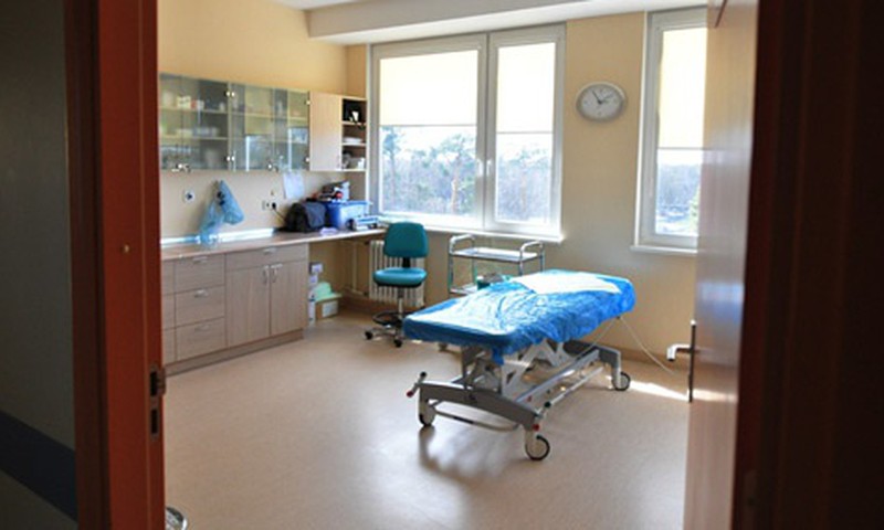 Lai ārstētu bērnu, prasa notāra parakstu