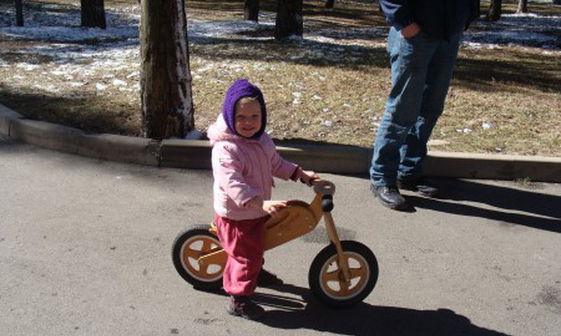 Meitas pirmais velosipēds - balansieris!