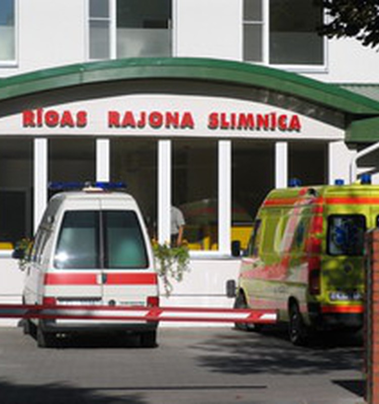 Rīgas rajona slimnīcā atklās ūdensdzemdību zāli ar  Latvijā pirmo profesionālo sertificēto dzemdību vannu!