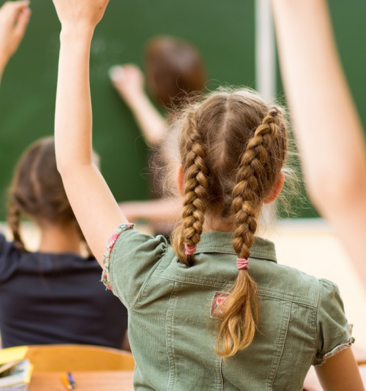 Atcelta mājas karantīnas ievērošana izglītības iestādēs, ja klasē konstatēta Covid-19 pozitīva persona