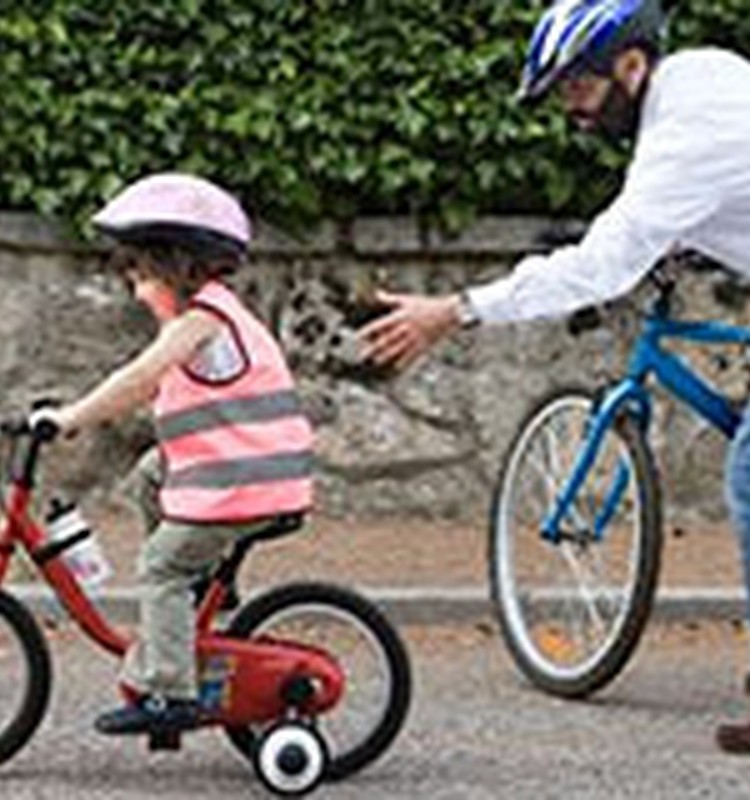 Braukšana ar velosipēdu. Ko tas dod bērna attīstībai?