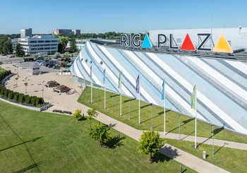 "Rīga Plaza" pilnveido autostāvvietas izmantošanas kārtību