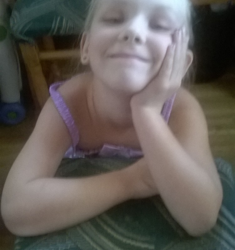 Mammīte es māku peldēt