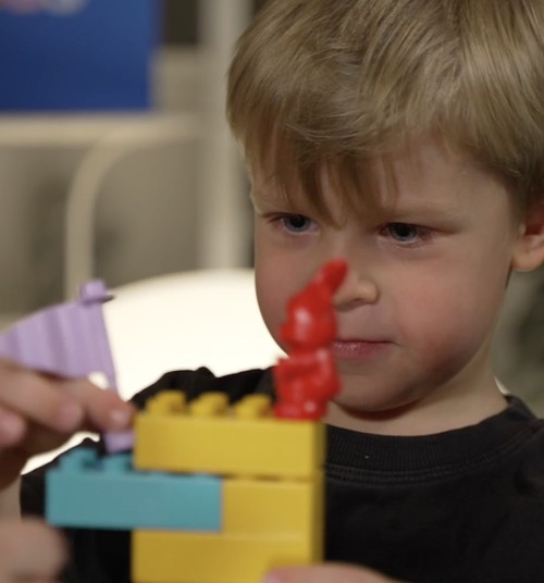 Rotaļājies, mācies, būvē! Jaunais LEGO Duplo komplekts “Hopsija pils”