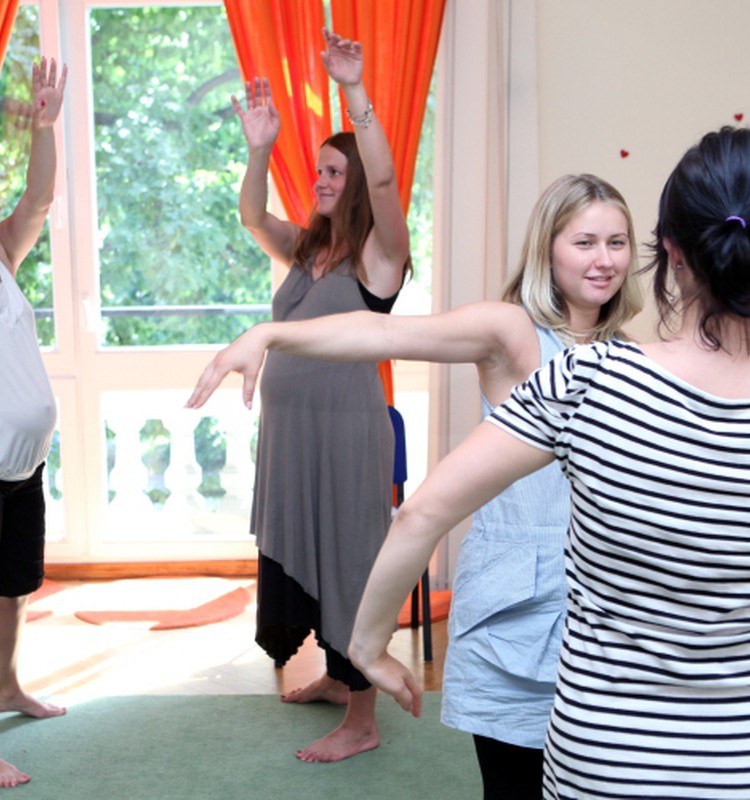 Deju un kustību terapija grūtniecības laikā! Nāc uz Grūtnieču dienu un uzzini vairāk!