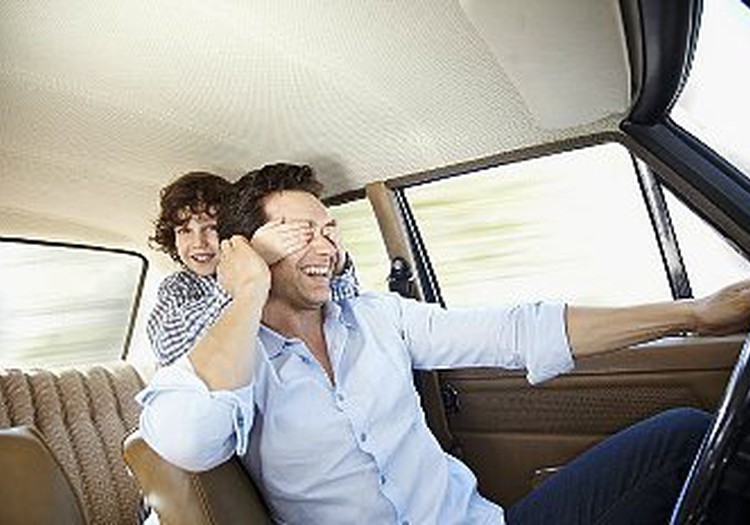 Horoskopu prognoze 12.novembrim: bērni var apgūt pirmās iemaņas auto vadīšanā