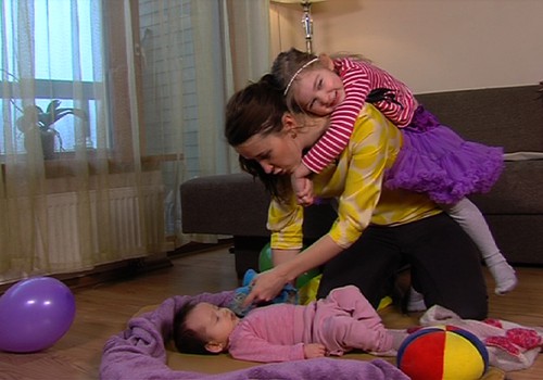 14.12.2014.TV3: pašdarinātas rotaļlietas, divu bērnu māmiņas ikdiena, gatavošanās svētkiem