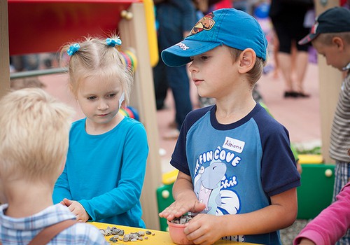 Bērnu nometne Māmiņu Kluba festivālā: nāc un pievienojies!