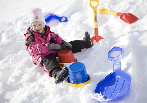 Spēles bērniem ziemā - jautrākai laika pavadīšanai ārā