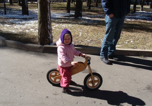 Meitas pirmais velosipēds - balansieris!