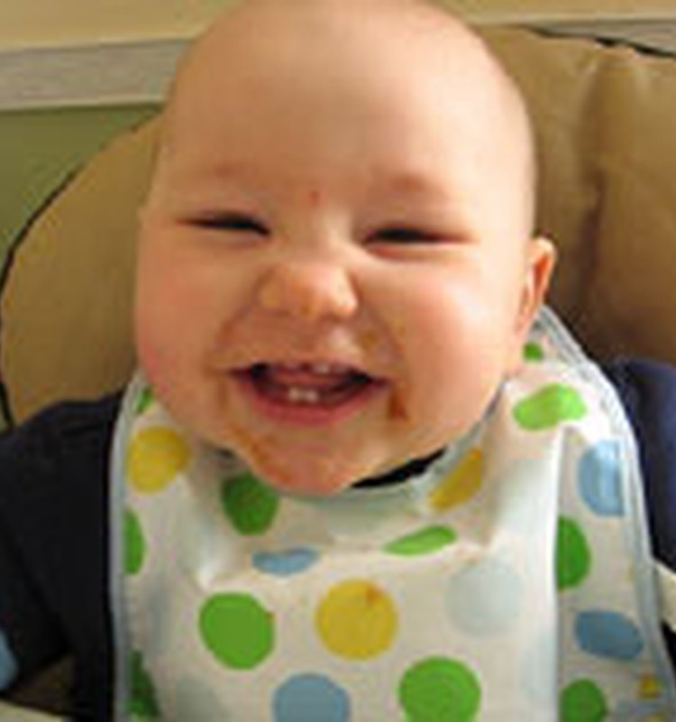 Kā uzsākt piebarošanu priekšlaikus dzimušam mazulim?