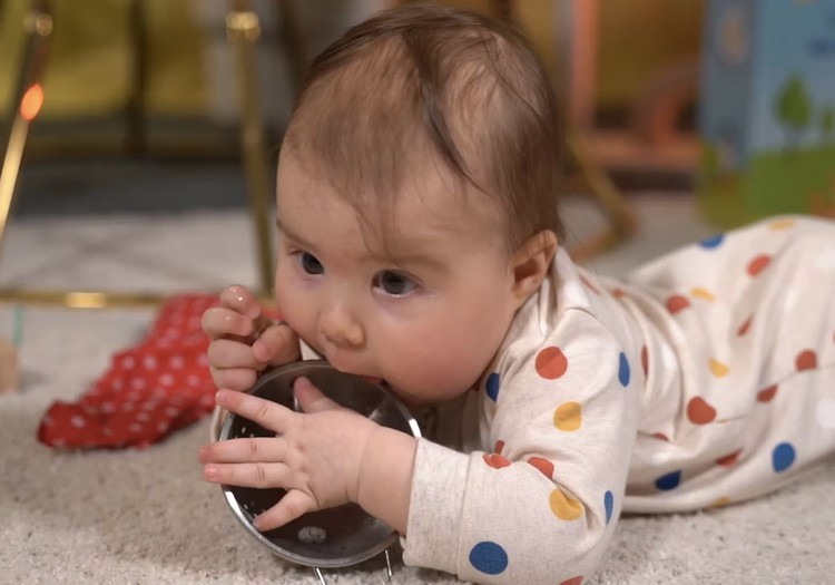 Vecāku ABC: Kā pareizi iekārtot rotaļu vidi mazulim? Fizioterapeita ieteikumi