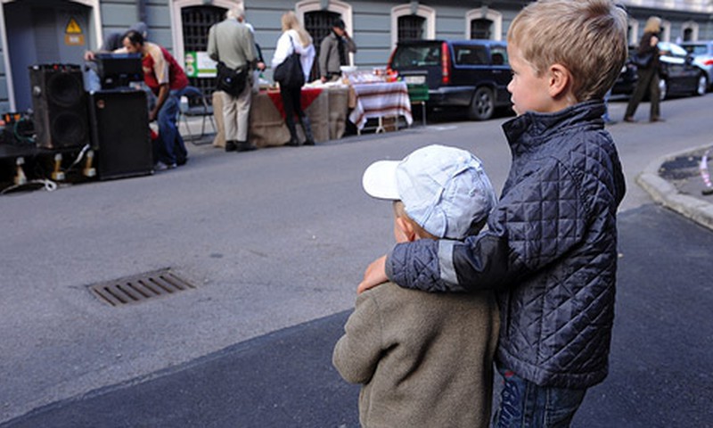 Liepājā vien gandrīz 800 bērniem vecāki strādā ārzemēs