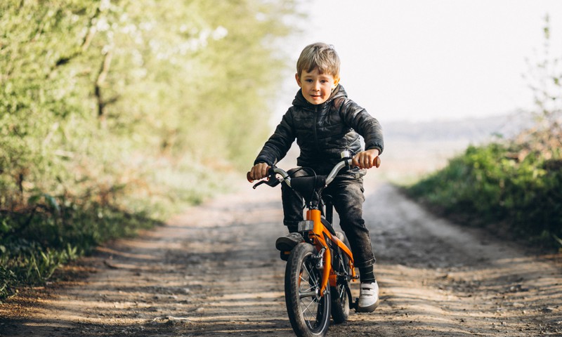 5 kvalitatīvi bērnu velosipēdi dažādiem vecumiem un prasmēm