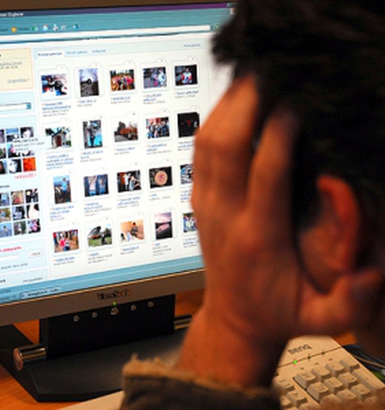 Pētījums: Latvijā 70% vecāku nezina, kā uzlabot bērnu drošību internetā