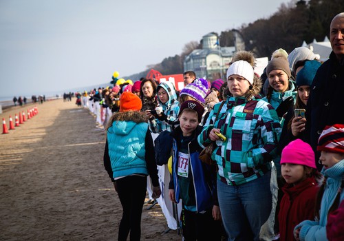 Sportiskas izklaides un karnevāls Jūrmalas Ziemas sporta svētkos