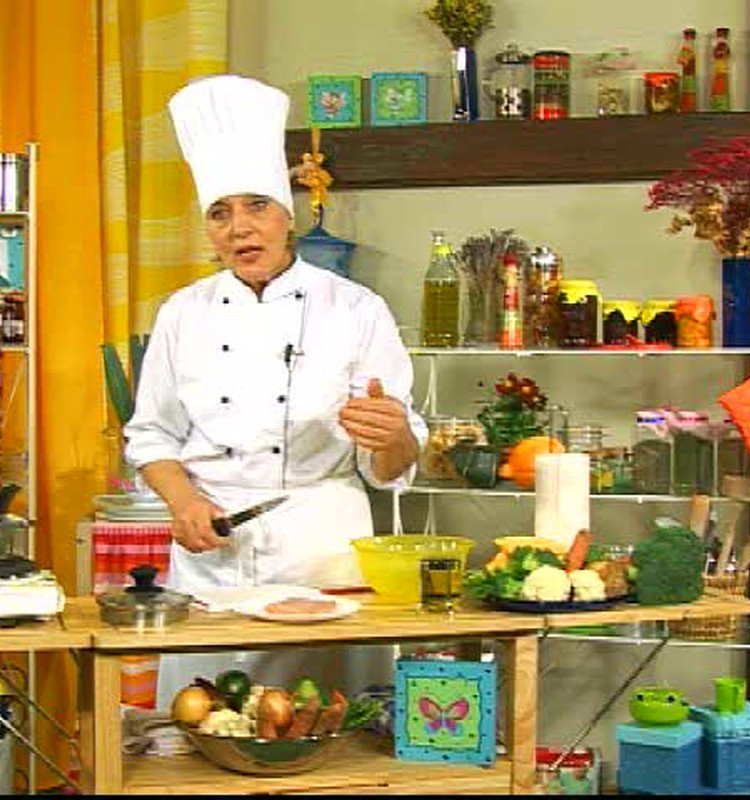 VIDEO: Gatavojam mannā zupu ar burkāniem un tītara gaļu