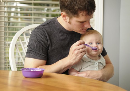 PIEKTDIEN mazuļu ēdināšanas lekcija: dažādas metodes un piebarojuma ieviešana soli pa solim