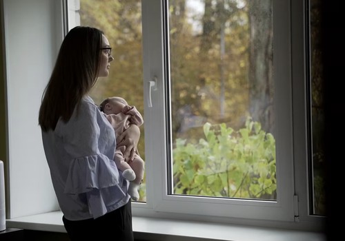 Kā zināt, vai jaunajai māmiņai ir pēcdzemdību depresija?