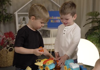 Kad rotaļa kļūst par mācīšanos: LEGO Duplo "Dzīvnieki uz riteņiem"