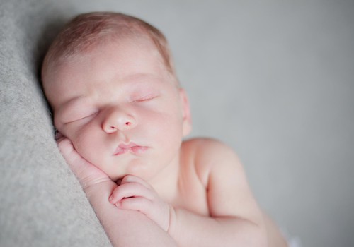 VIDEO: kā kopt sausu ādu jaundzimušajam