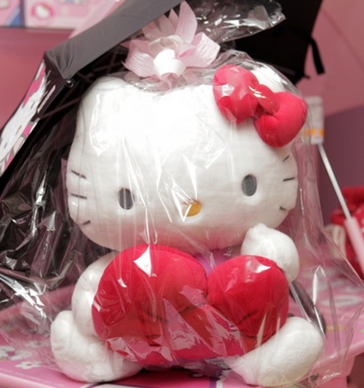 Hello Kitty - superdāvana supermeitenei!