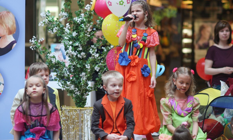 FOTO: Māmiņdienas koncerts un labdarības pasākums t/c "Riga Plaza"