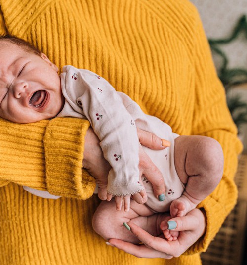 Kā nomainīt bērniņam autiņbiksītes? 5 soļi, lai autiņbiksīšu nomaiņa būtu mierīga un bez asarām