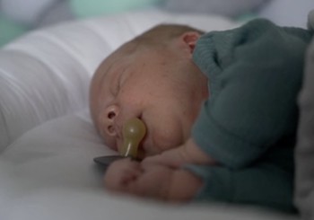 Vecāku ABC: Kā izveidot drošu guļvietu jaundzimušajam?