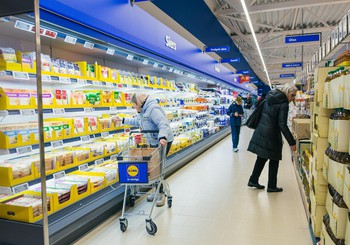 “Lidl” samazinājis cenas vairāk nekā 200 produktiem