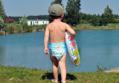 FACEBOOK FOTOkonkurss: Parādi, kā tavs mazais šajā vasarā peldas un laimē!