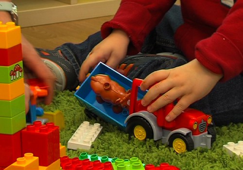 VIDEO: Rotaļas mazuļa attīstībai kopā ar LEGO Duplo