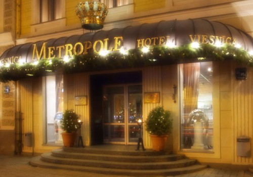 Piedalies Ziemassvētku konkursā un tiec pie iespējas pabūt divatā SemaraH Hotel Metropole viesnīcā Rīgā!