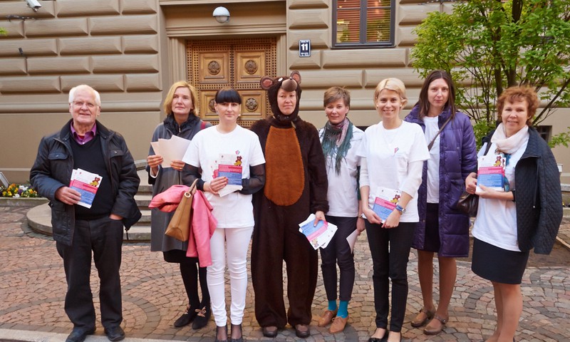 Alternatīvās bērnu aprūpes alianse iesniedz īpašu aicinājumu Saeimas deputātiem