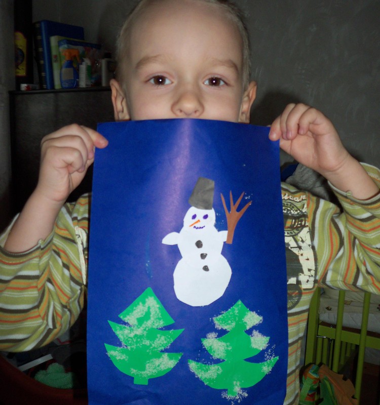 Griežam un līmējam.