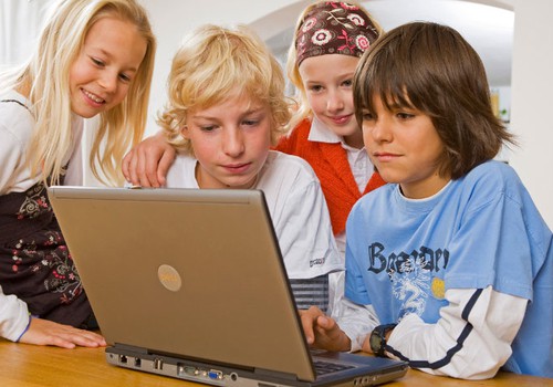 Kā pasargāt bērnu no interneta apdraudējumiem