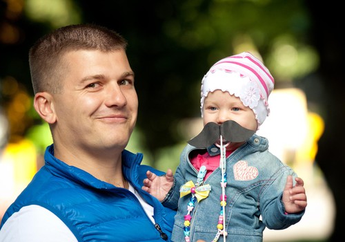 Šie ir Latvijā lepnākie tēvi 2015! FOTO, kā Rīgā tūkstošiem tēvu ar ģimenēm svin Tēva dienas festivālu