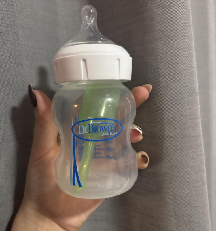 Atsauksme par Dr. Brown’s Anti-Colic pudelīti