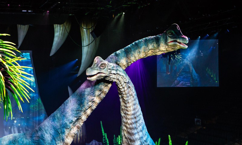 Pastaiga ar dinozauriem – pasaulē lielākais dinozauru šovs rudenī atgriežas Rīgā