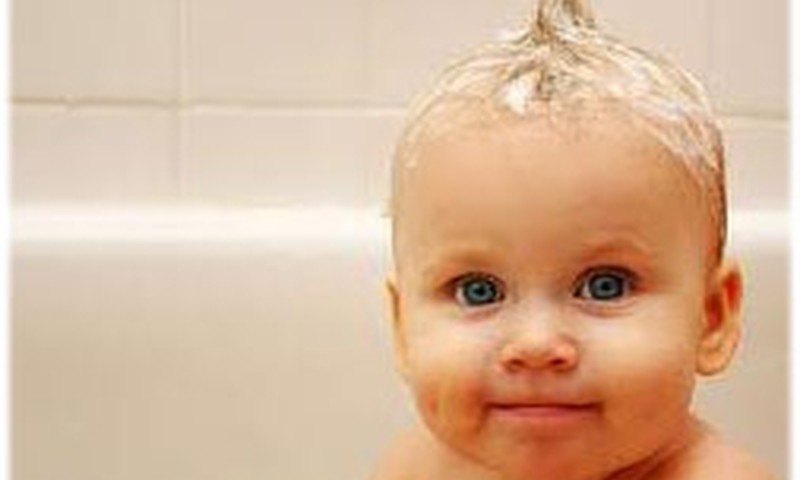 Mazuļu mati ir tik dažādi… Izvēlies savam mazulim piemērotāko šampūniņu no JOHNSON’S® Baby!
