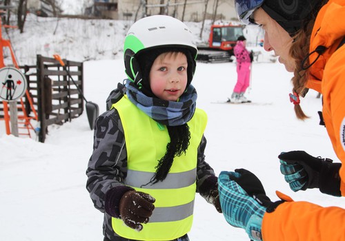 TIKAI Māmiņu Kluba biedriem: 10% atlaide slēpošanas skoliņā!