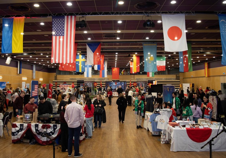 Rīgā notiks Rīgas starptautiskā sieviešu kluba rīkots Ziemassvētku tirdziņš Latvijas labdarības organizāciju atbalstam